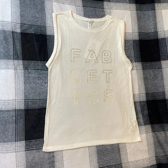 NWT Fabletics McKinney Short Sleeve Tee
Women size XS - Picture 2 of 5